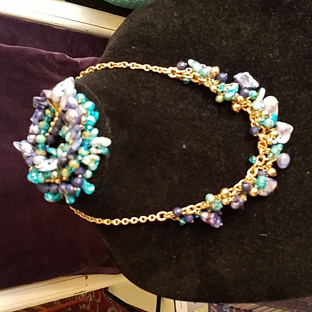 Shell necklace and bracelet
